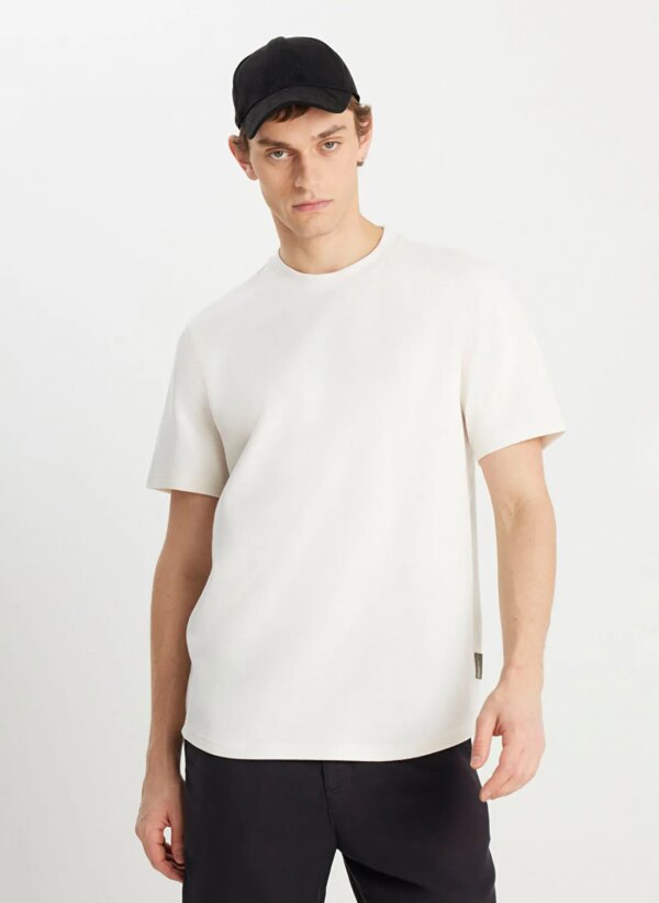Wrangler Ekru Erkek Relaxed T-Shirt W2510718104 Ekru T-Shirt